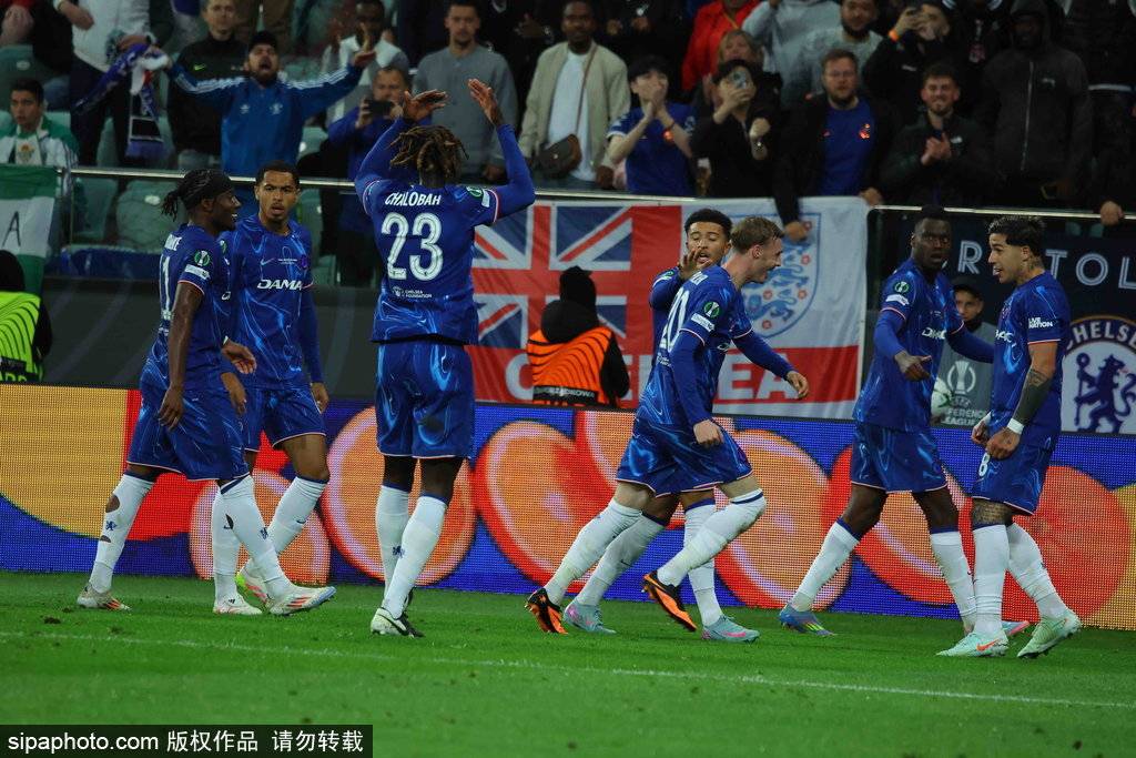 安东尼回归皇家贝蒂斯!曼联3258万英镑放人,巴西边锋半程9球5助攻征服西甲