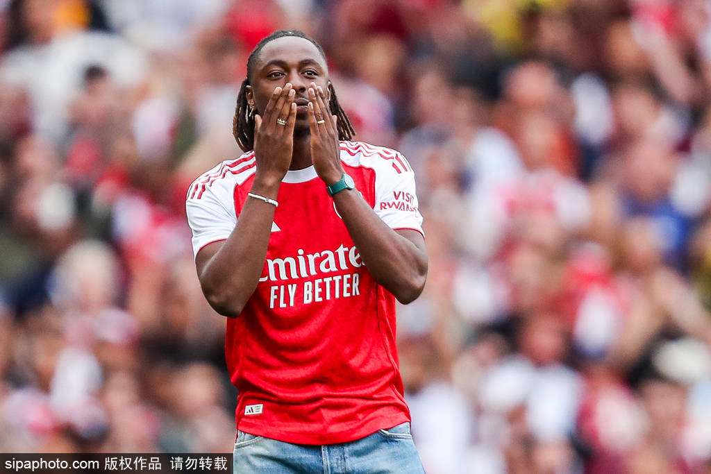新10号!埃泽圆梦加盟阿森纳 主场见证枪手5球大胜